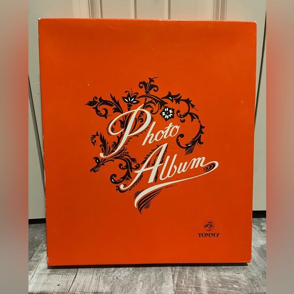 NIB vintage Tommy photo album from Japan, embroidered flowers - Picture 3 of 9